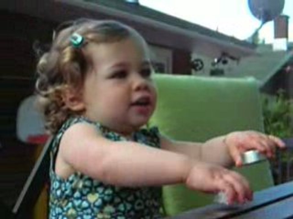 Aïlys chante...