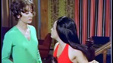 Anneler Günü Türk Filmi _ Ayşe Ve Nevin, Duvarları Yıkıyorlar