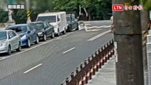 傻眼！北市街頭3日有人拿球棒砸車 竟是跟女友吵架砸自己車