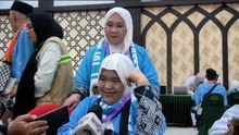 ​Kisah Haru Kasma, Calon Jemaah Haji Difabel dari Sinjai Berangkat dengan Satu Kaki