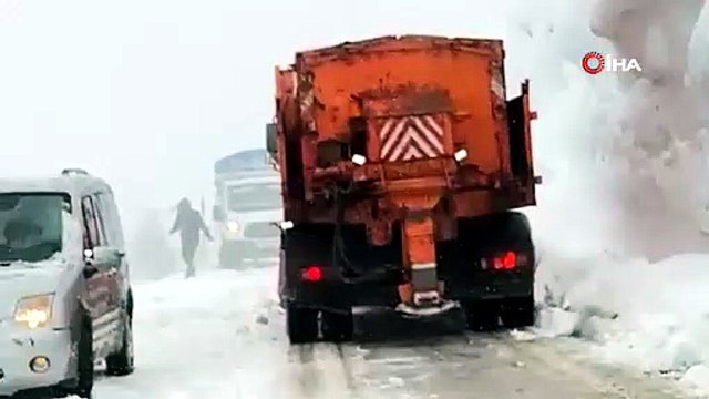 Baharı beklerken, kış geldi! Mayıs ayında kar esareti... Kar kalınlığı 8 metreyi buldu!