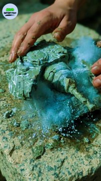 Oddly Satisfying ASMR Compilation: Crushing Chalk & Sand Objects
