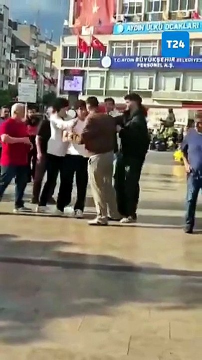 Aydın’da gazeteciye ülkücü olduğu iddia edilen gruptan sokak ortasında saldırı