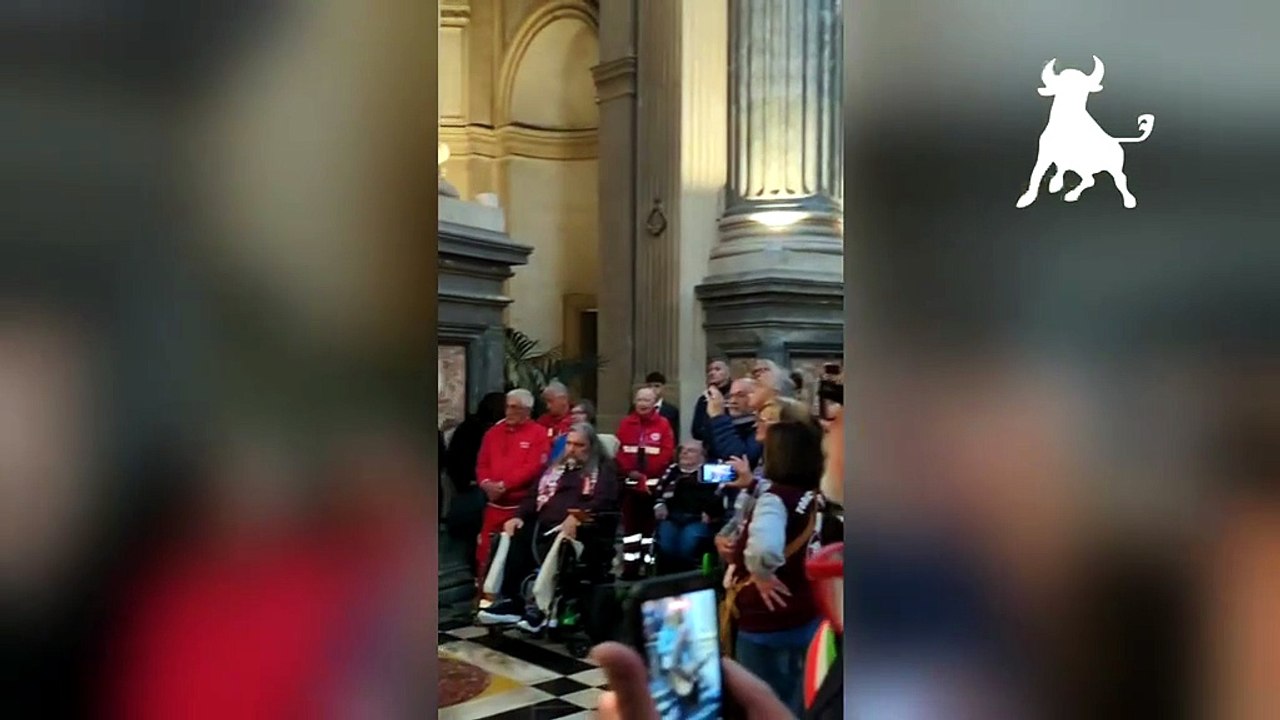 Superga, i Sensounico cantano "Quel giorno di pioggia" durante la messa