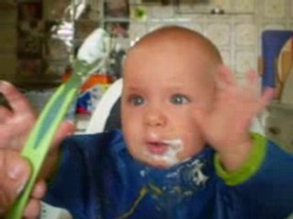 JE MANGE TOUT SEUL ET JE SUIS CAPRICIEUX