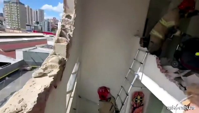 In Brasile piccolo aereo privato si schianta su un edificio, 2 morti
