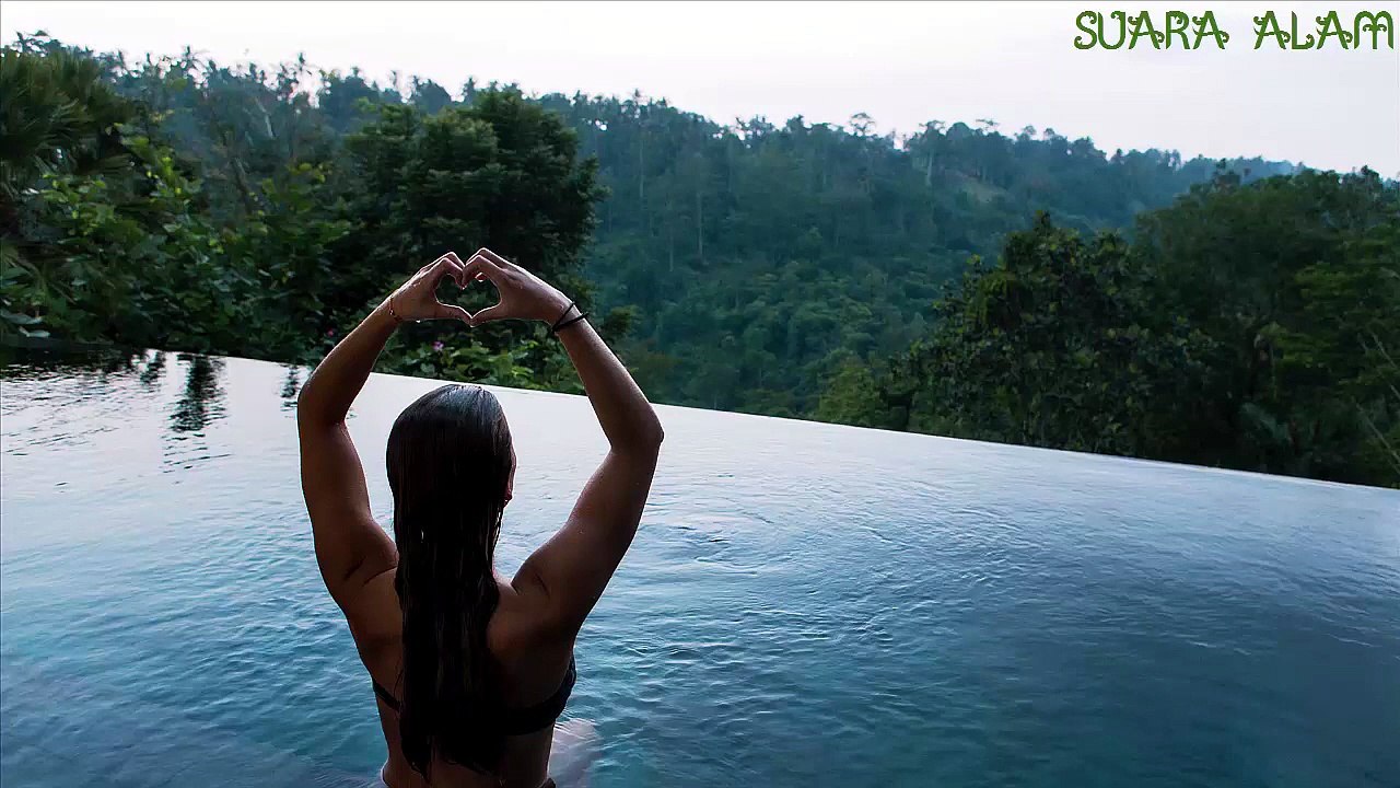 Relaxing Music And Flowing Water Sound (Natural Sound)