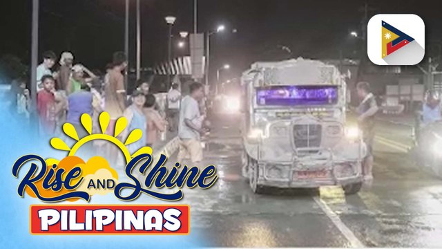 PNP, patuloy ang pag-alalay sa mga apektado ng pag-aalburoto ng Bulkang #Mayon sa Albay; mobile unit na may high powered lighting, nakahanda na | ulat ni Ryan Lesigues