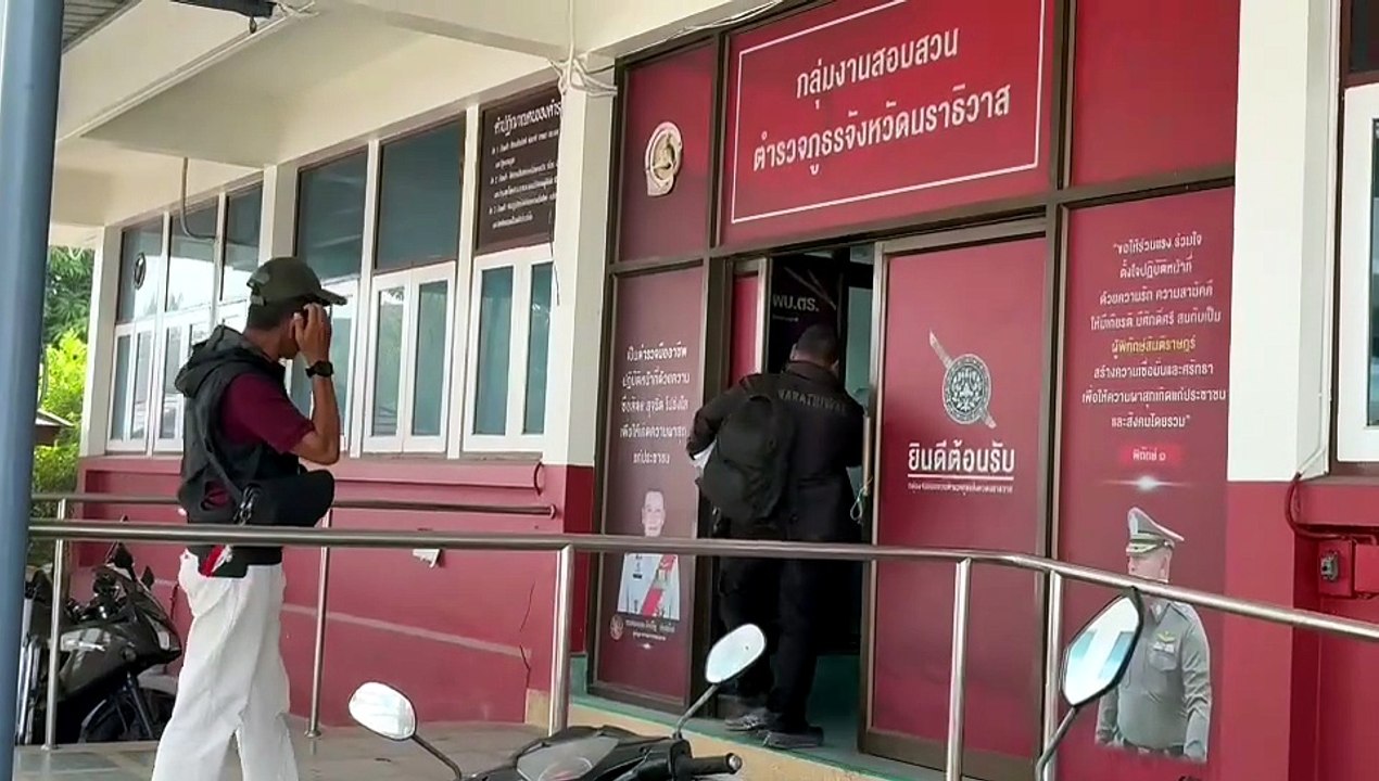 ลุ้นระทึก! "2 นาวิกฯ" เข้าพบพนักงานสอบสวน คดียิง สส.กมลศักดิ์ สื่อปักหลักเกาะติด (มีคลิป)