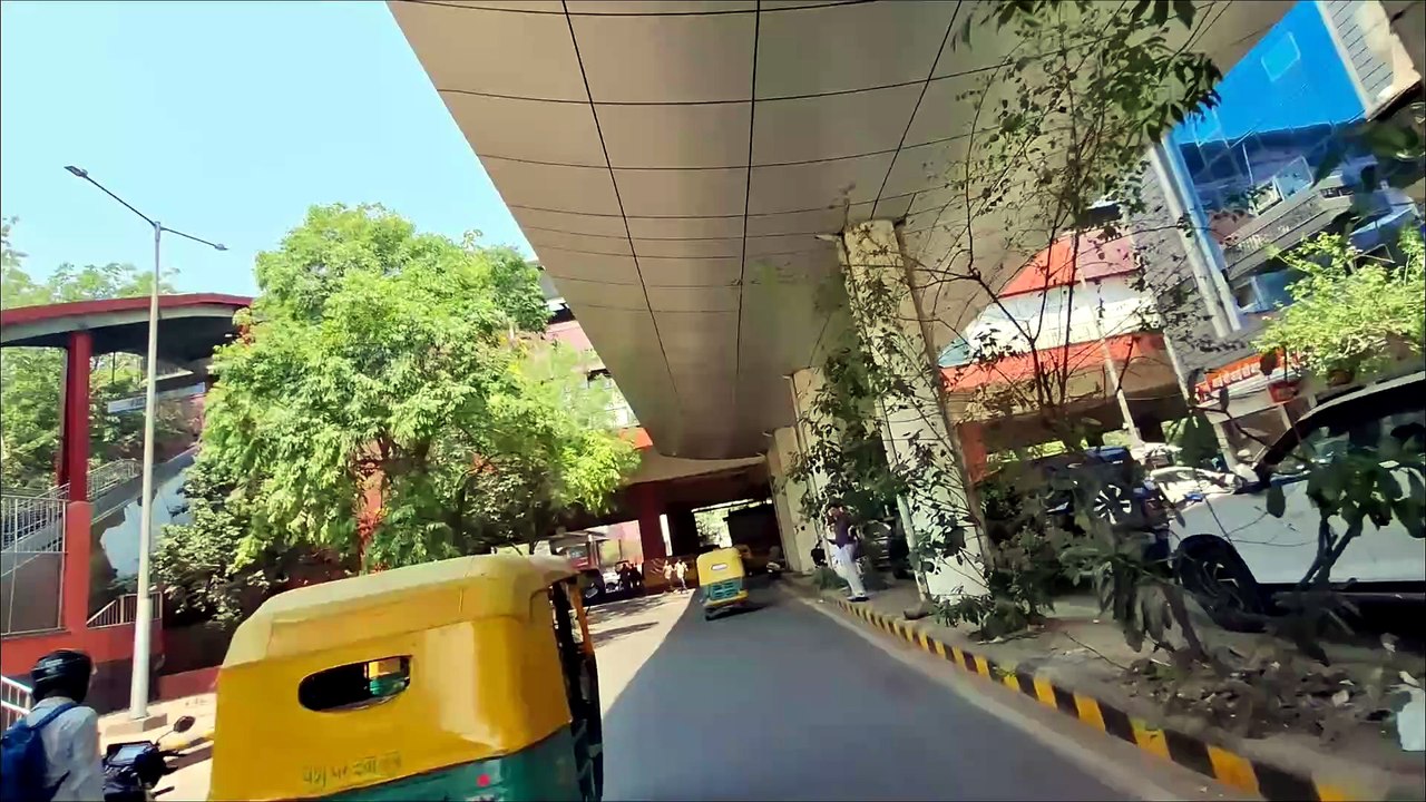 Lajpat Nagar to Ashram: The Most Chaotic Road in Delhi? 🚗 (4K)
