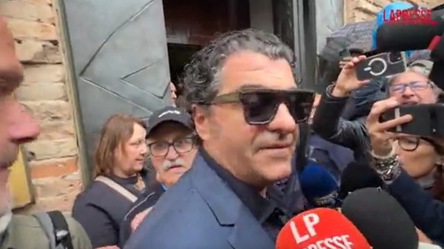 Alberto Tomba ai funerali di Zanardi: «Alex è stato un grande, per tutto quello che ha fatto e la forza che ci ha messo»