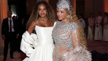 Avec leurs longs cheveux bouclés, Beyoncé et sa fille de 14 ans sont comme des jumelles au Met Gala