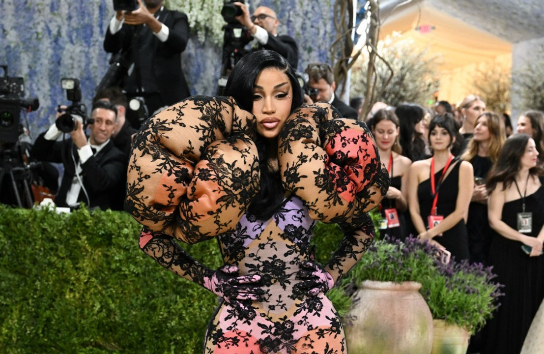 Cardi B besuchte Met Gala trotz Krankheit