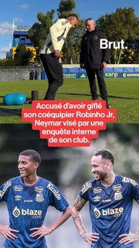 Accusé d’avoir giflé son coéquipier Robinho Jr, Neymar visé par une enquête interne de son club.