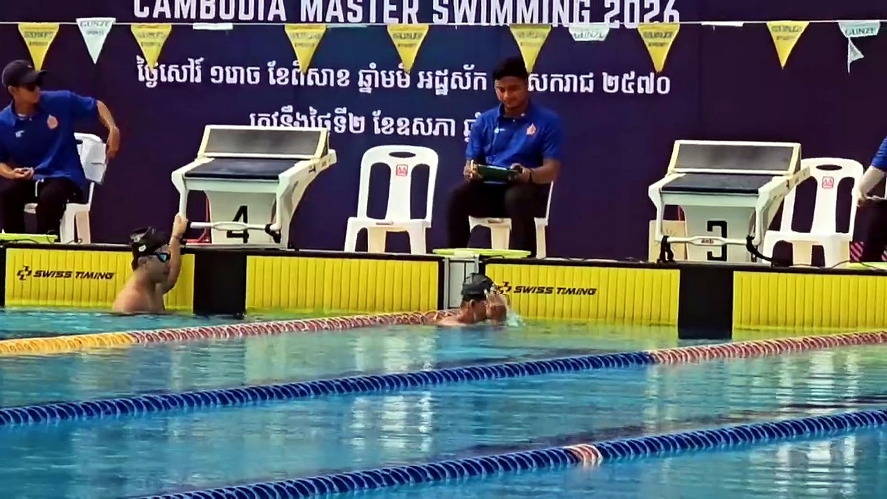 ការលេងកីឡាហែលទឹកបញ្ចៀសលោក យិន សុភ័ក្ត្រ ពីជំងឺដង្កាត់ផ្សេងៗ