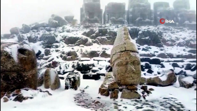 Dev heykeller karlar altında! Nemrut Dağı'na mayıs ayında beyaz sürpriz