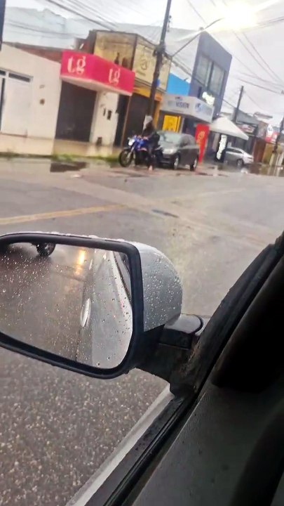 Moradores do Clima Bom enfrentam dificuldades com alagamentos por conta das chuvas