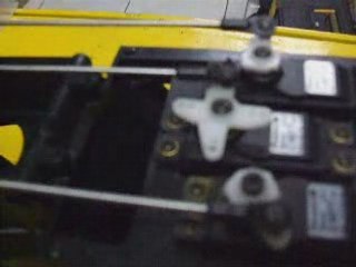jeu dans les servos caliber 30