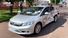 Três carros se envolvem em batida no bairro Coqueiral