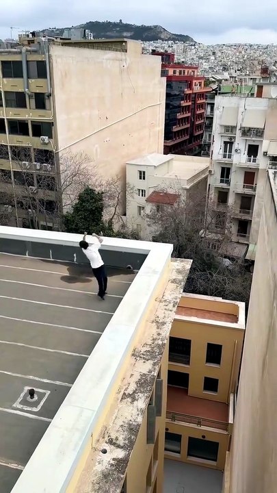 Première vidéo d'Athènes...