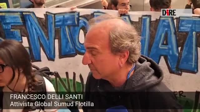 Flotilla, il video dell'arrivo a Bologna di due attivisti arrestati a Creta: «Un rapimento illegale da parte delle truppe israeliane»