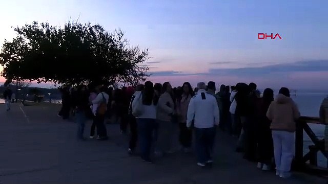 Yüzlerce kişi Hıdırellez dilekleri için gün ağarmadan sahillere akın etti, dilekler denizle buluştu