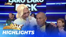 It’s Showtime: Tricycle driver, idinikit sa tricycle ang litrato ng yumaong asawa (Laro, Laro, Pick)