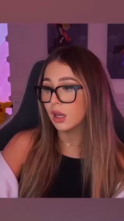 WHY ARE PEOPLE SAYING BALLS?! 😭😭 #twitchstreamer #twitchmoments #pickupline #jokes #texttospeech #gamergirl #tts #twitchclips #twitch