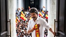 2  ಕ್ಷೇತ್ರಗಳಲ್ಲಿ ವಿಜಯ್ ಜಯ.. ತ್ರಿಷಾಗೆ ತಿರುಚ್ಚಿ ಟಿಕೆಟ್..? ದಳಪತಿ ಗೆಳತಿಯ ರಾಜಕೀಯ ಎಂಟ್ರಿ ಫಿಕ್ಸ್..!