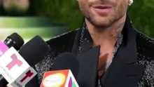 Maluma desvela durante su paso por la Met Gala la etapa en la que se encuentra y cómo está llevando la paternidad.