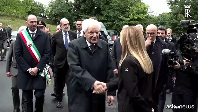 Mattarella depone corona di fiori in memoria vittime terremoto Gemona