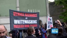 Biennale Venezia, la protesta di artisti dissidenti russi e ucraini