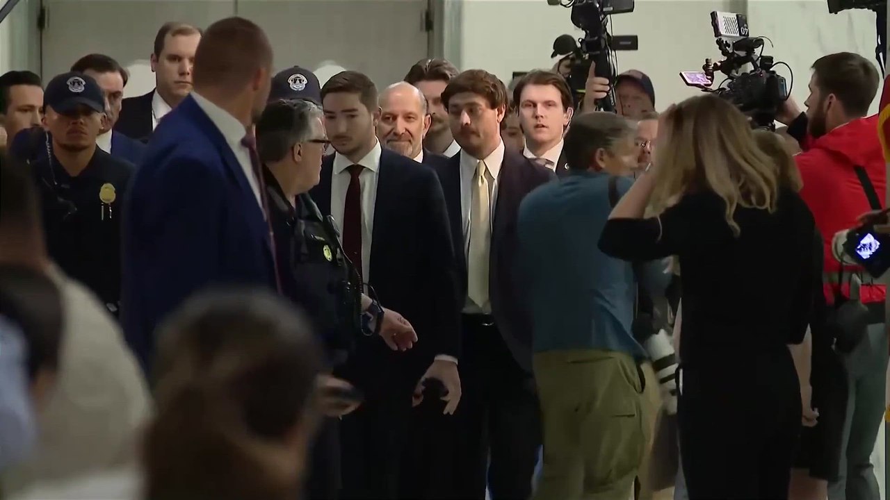 LUTNICK SURROUNDED BY LARGE ENTOURAGE ARRIVES AT CAPITOL FOR EPSTEIN TESTIMONY