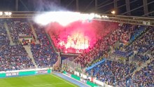 Bengalas de los aficionados del Rayo Vallecano en estrasburgo
