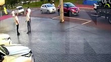 Câmera registra momento em que funcionário de loja é agredido por andarilho na Avenida Brasil