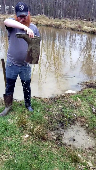 Geese don't have to pour out their boots after playing in the water, thankfully. | #SparklegleamFarm #Tooey #Lemongrab #TheGinger #farm #goose #farmanimals #soft #cute