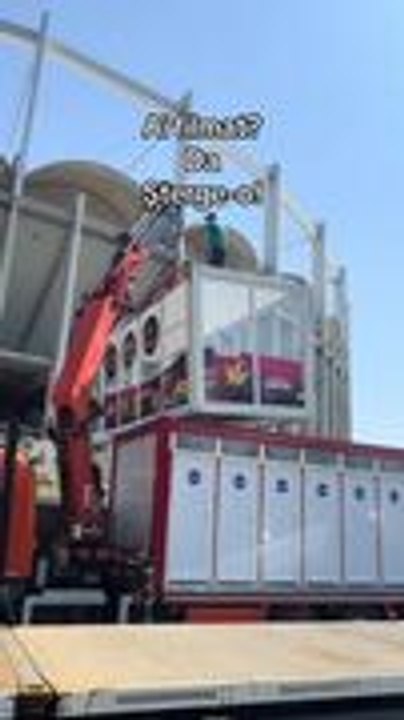 Container Window Shatters During Lift