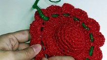 Crochet a mini hat