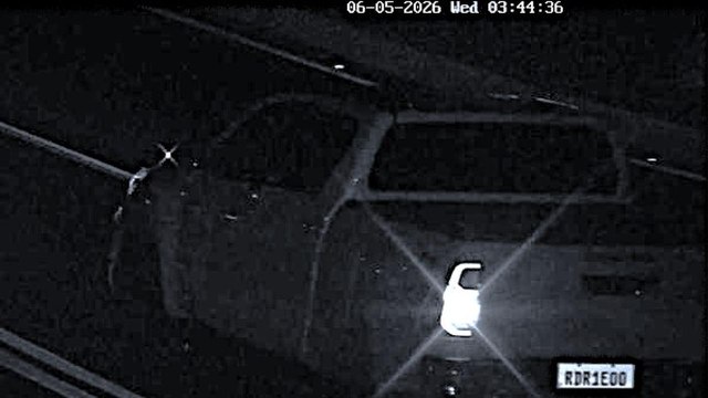 Nova imagem de sistema com leitura de placas identifica Hilux furtada seguindo rumo a Foz do Iguaçu