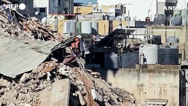 Israele attacca il Libano, si scava tra le macerie di Beirut