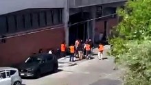 Prato, sindacalista preso a calci e pugni