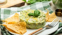 Ensaladilla de pollo y aguacate