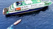 Imágenes aéreas de personal médico subiendo al crucero MV Hondius.