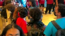 Estudantes da USP em greve invadem a reitoria da universidade