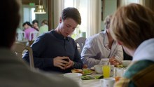 Young Royals 2x05