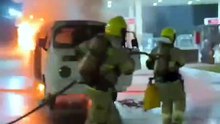 Carro pega fogo próximo a posto de combustíveis em São Sebastião