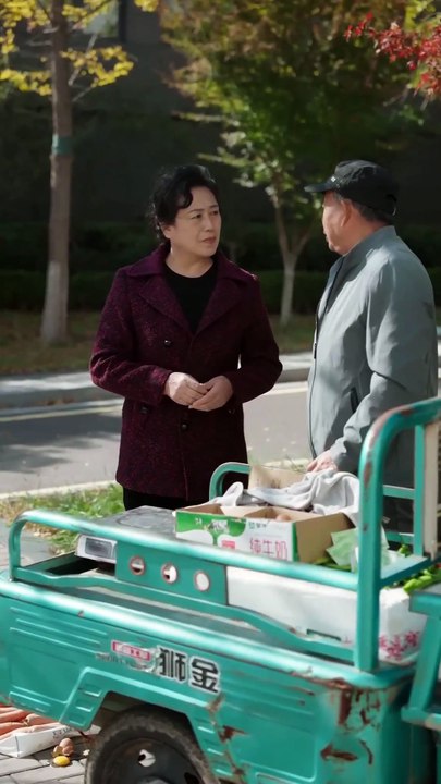 A beggar girl working 8 jobs is a billionaire’s daughter, wired $10M to save her sick mom!