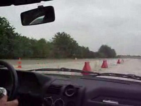 205 T16 VS corado R32 sur 200m