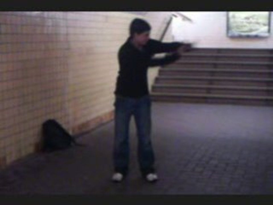 Pierre en mode: tecktonik