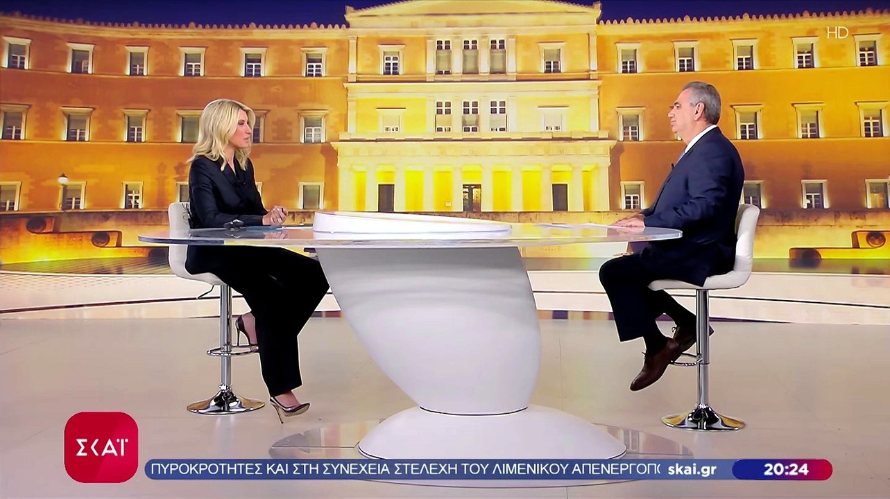 «Σε ευχαριστώ, τιμή μου»: O Βασίλης Χιώτης αποχ...